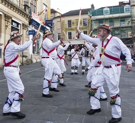 What is morris dancing? - jennypipesmorris.co.uk