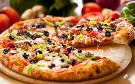What is on a supreme pizza. A supreme pizza typically has a combination of pepperoni, sausage, green peppers, onions, and mushrooms on it. It is a popular style of pizza that includes a variety of toppings. The combination of the different flavors and textures makes a supreme pizza a favorite among many pizza lovers! 