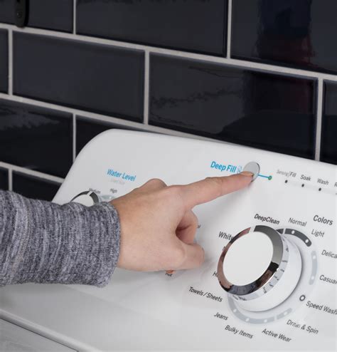 Should I use precise fill on GE washer? The washer can determine the optimal water level for washing the items in the basket using Precise Fill. Follow proper loading instructions and keep the lid closed during the wash cycle to properly use this option. Suds in a washing machine, unlike other applications, can reduce cleaning performance.. 