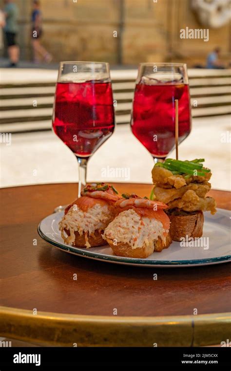 What is served at a tapas bar