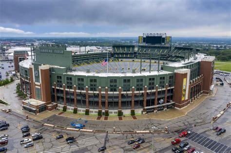 The weather forecast calls for partly cloudy skies and a low in the mid-50s. The high will be in the high 60s, so game time will probably be around 60. ... "Lambeau Field remains every bit the old .... 