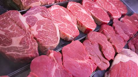 What meat is red. What Nitrites Do. Nitrites keep meat red by bonding to the myoglobin and acting as a substitute for the oxygen. Oxygen and sodium nitrate both turn myoglobin red, but nitrate attaches with a more ... 