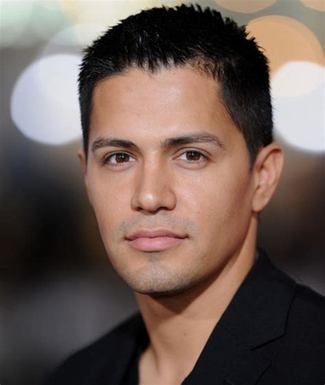 What nationality is jay hernandez