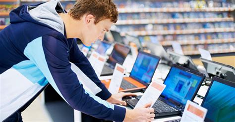 What students should keep in mind when shopping for a laptop