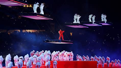 What time is halftime for super bowl