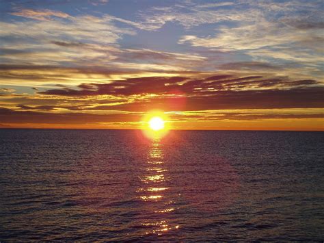What time is sunrise. Calculations of sunrise and sunset in Pensacola – Florida – USA for March 2024. Generic astronomy calculator to calculate times for sunrise, sunset, moonrise, moonset for many cities, with daylight saving time and time zones taken in account. 