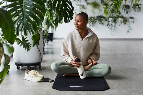 What to Wear to Yoga. Nike IN