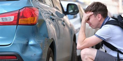 What to do when someone hits your parked car. Tens o f thousands of car accidents occur in parking garages and lots every year, resulting in property damage and even injury if you’re inside the vehicle when it happens. So, when someone hits your parked car, knowing how to react is important. While being the victim of a parked car accident can be stressful, you … 