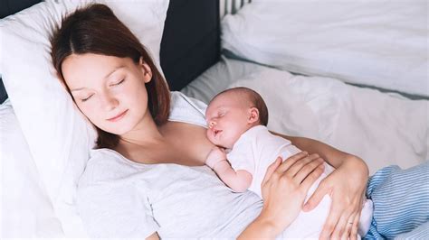 What to sleep in when breastfeeding