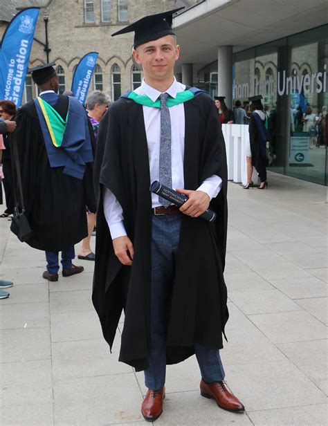 What to wear to graduation male. 10 Jul 2021 ... Men tend to be in suits, women in dresses or nice trousers/top. There is a lot of sitting about so make sure you are in something comfy, and if ... 