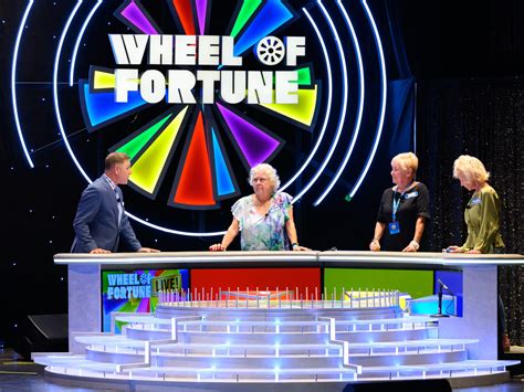Wheel of fortune live. May 20, 2022 · America's Game® is going on tour! "Wheel of Fortune Live!" is traveling across North America and coming to you with a chance to be part of the excitement!Joi... 