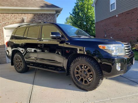 Your new Toyota Land Cruiser wheels can range in cost from $150 to $400+, depending on the wheel style, size and build you're after.Whether you're want bulletproof off-road style or efficient on-road dynamics, we've got the best prices on Toyota Land Cruiser wheels.. 