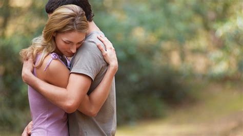 When a girl hugs you with both arms. There are two types of hugs. Top hug and full contact. Top hug is a friend hug and lingering shows how important the huggee to the hugger. Full on hug is only appropriate for couples. Full on hugs are creepy and inappropriate if he's just a friend/acquaintance. 0 Reply. 
