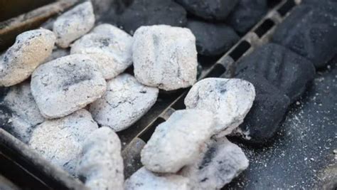 When is charcoal ready. These charcoal briquettes light instantly every time when used as directed and you will be ready to cook on in about 10 minutes. Like Kingsford Original Charcoal, these charcoal briquettes are made with high quality ingredients to ensure long-burning performance and real wood to deliver an authentic smoky flavor. 
