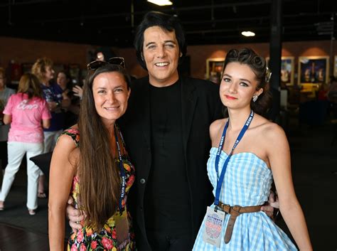 When is graceland coming back on