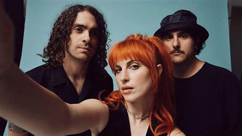 When is paramore touring