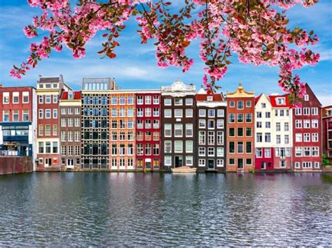 When is spring in europe