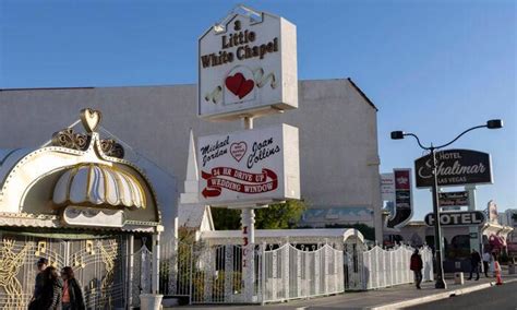 When is the best time to get married in Vegas? The answers may surprise you