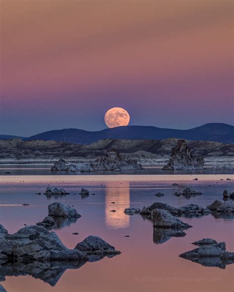 Yuma, Arizona, USA — Moonrise, Moonset, and Moon Phases, May