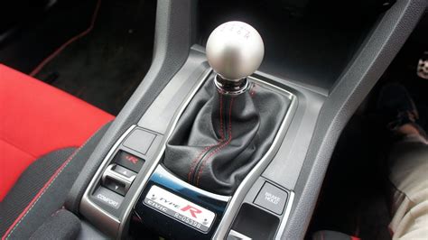 When to SHIFT GEARS in a MANUAL Transmission CAR! - YouTube