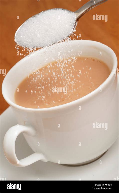 When to put sugar in tea