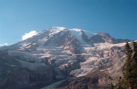 When was the last time Mt Rainier erupted? - TimesMojo