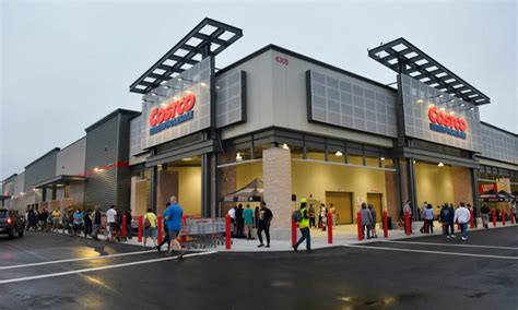 According to Costco spokesperson Tara Coltman, the Daytona Beach Costco will have a total of 300 employees — and currently they still have 200 positions left to fill. The open slots include around 21 different job titles — from cake decorators and cashiers to forklift drivers, payroll clerks and pharmacy technicians.. 