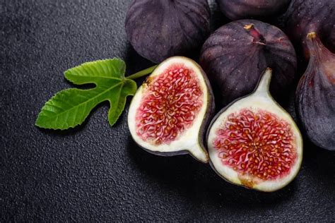 Where can i buy figs. In California, two principle varieties of figs are grown: amber-colored Golden Figs and dark purple Mission Figs. The Golden and Mission dried figs are the most prevalent varieties in the whole fig market and represent over two-thirds of the California fig production. The Spaniards brought figs to the Americas in the early 1500’s. 