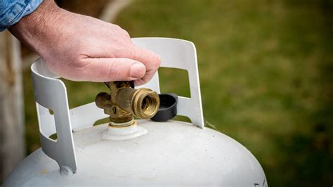 Where can i refill my propane tank. Our comprehensive Propane Refill vs. Exchange article explores more of the reasons why it makes the most sense to refill and reuse. Transport your tank safely. Close your tank valve – Make sure that the valve on your propane tank is closed tightly to prevent any propane from leaking out during transportation. Place your dust cap over the tank ... 