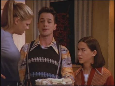 Where can i watch 3rd rock from the sun. According to USA Today's Nielsen ratings listings, the 3D episode of "3rd Rock from the Sun" came in second in its 8 PM Eastern time slot behind the CBS mega-hit "Touched by an Angel" with a 12.3 ... 