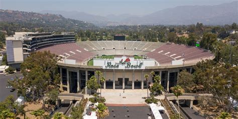 Where can i watch the rose bowl. Dec 4, 2023 · December 4, 2023. The Rose Bowl will see the No. 1 Michigan Wolverines (13-0) play the No. 5 Alabama Crimson Tide (12-1) for a spot in the College Football Playoff National Championship on January 1, 2024, starting at 5:00 PM ET. We have more details below, and that includes how to watch this matchup on Fubo. 