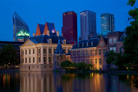 Den Haag, een zee van ruimte - met subtitels. Located on th