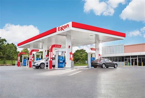 Where is the closest exxon mobil gas station. Waterville. Wells. West Bath. Wiscasset. Woolwich. Yarmouth. York. View all Exxon Mobil gas stations in Maine: get driving directions, opening hours, available fuels and every useful information. 