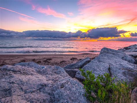 Where to Eat While Visiting Lake Michigan’s Beach …