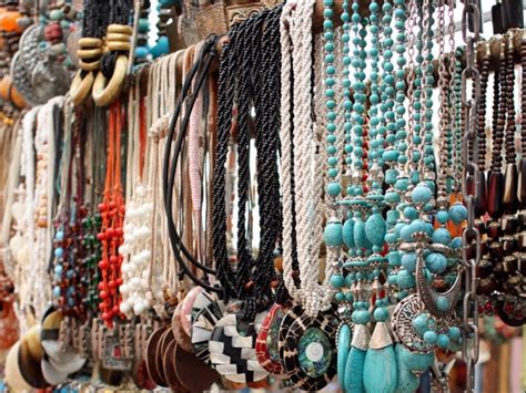 Where to buy jewelry. Have you ever dreamed of owning a luxury vehicle or acquiring unique pieces of jewelry at a fraction of their retail price? Well, your dreams may just come true at police auctions ... 