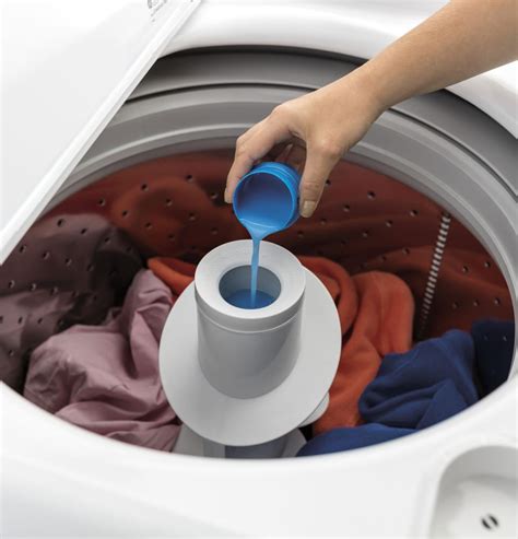 Where to put detergent in washer. 1. Pour the recommended amount of detergent into the main wash compartment of the detergent dispenser. 2. Close the detergent dispenser lid. 3. Select the appropriate cycle and water temperature for your load. 4. Start the washer. In conclusion, detergent should be placed in the main wash compartment of an Amana washer. 