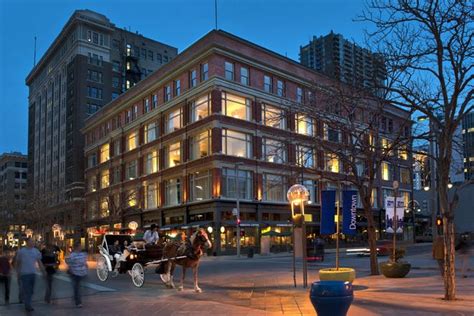 Where to stay in denver. Halcyon, a hotel in Cherry Creek, Clayton Hotel & Members Club, and Hotel Clio, a Luxury Collection Hotel, Denver Cherry Creek are some of the most popular hotels for travellers looking to stay near Denver Botanic Gardens. See the … 