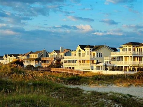 Where to stay in outer banks. Where to Stay in the Outer Banks. The options are endless when it comes to accommodation. The most popular thing is to rent a house near the beach for your week in the Outer Banks. That said, there are plenty of other choices available. We stayed at the Hilton Garden Inn in Kitty Hawk and loved the hotel. It … 