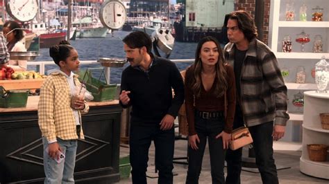 Where to watch icarly reboot. Jun 17, 2021 · 5:10 p.m. June 18, 2021 An earlier version of this story misquoted actor Jennette McCurdy as saying creator Dan Schneider created a “hellish” working environment on “iCarly.”. On the ... 