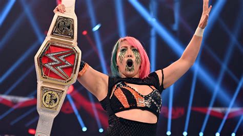 Where to watch wwe raw. With WWE Extreme Rules five days away, Damage CTRL dominated Raw with victories over Candice LeRae and Alexa Bliss, a backstage ambush and a vicious ladder assault as the red brand went off the air. Plus, Seth “Freakin” Rollins and Matt Riddle got personal while former UFC Heavyweight Champion and … 