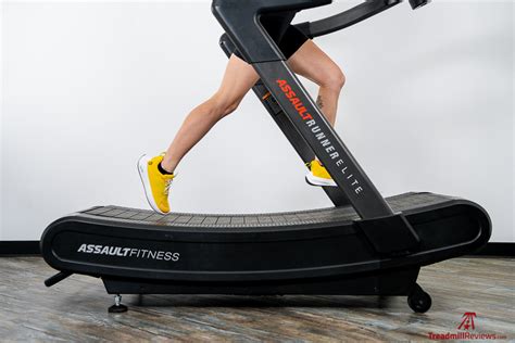 Which is Best in 2022 Manual Treadmill or Motorized 