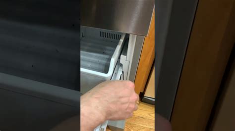 Whirlpool Remove Freezer Drawer