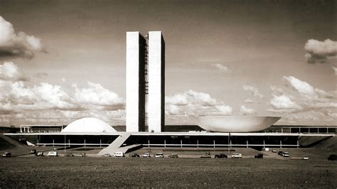 White Castillo Video Brasilia