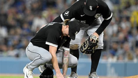 White Sox’s Clevinger leaves start against Dodgers with right biceps soreness