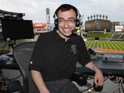 White Sox broadcaster Jason Benetti encourages audience to “inspire and have an impact”