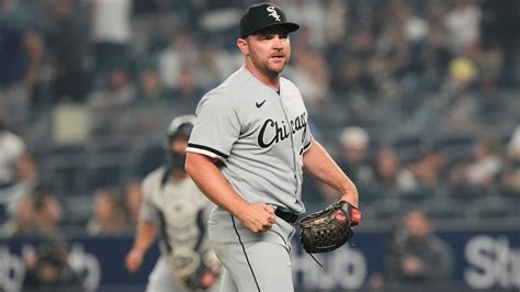 White Sox closer Liam Hendriks to get PRP injection in right elbow