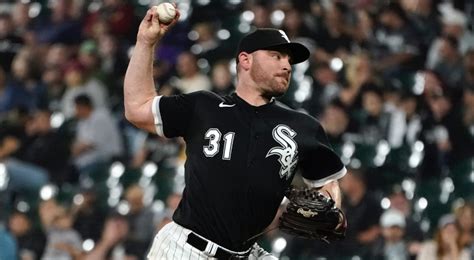 White Sox decline team option on Liam Hendriks' contract