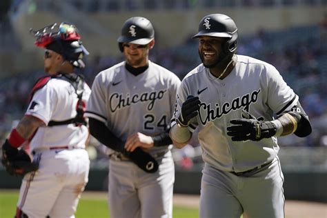 White Sox lose Anderson but hold on to beat Twins 4-3