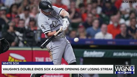 White Sox make history, end streaks in Opening Night win