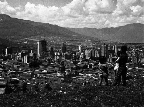 White Thompson Photo Medellin